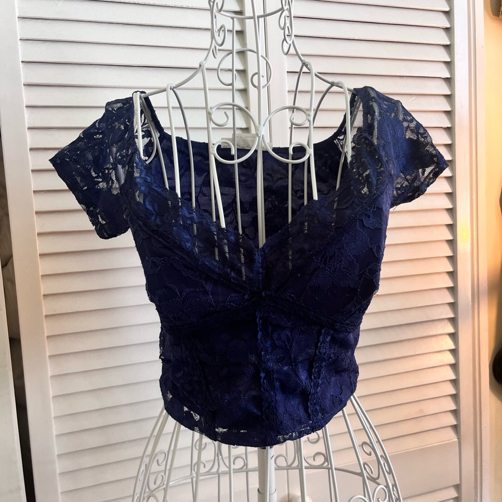 LACE TOP